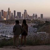 Los Anđeles ostaje zatvoren 10