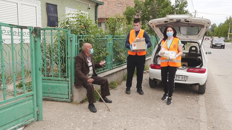 Nastavljena podela pomoći za najugroženije sa teritorije Grada Požarevca 1