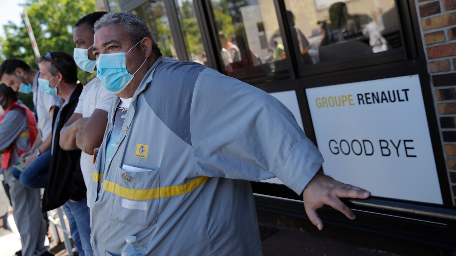 U Francuskoj protest ispred fabrike Renoa protiv ukidanja radnih mesta 1