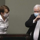 U Poljskoj odloženi izbori, Vlada predložila glasanje poštom 13