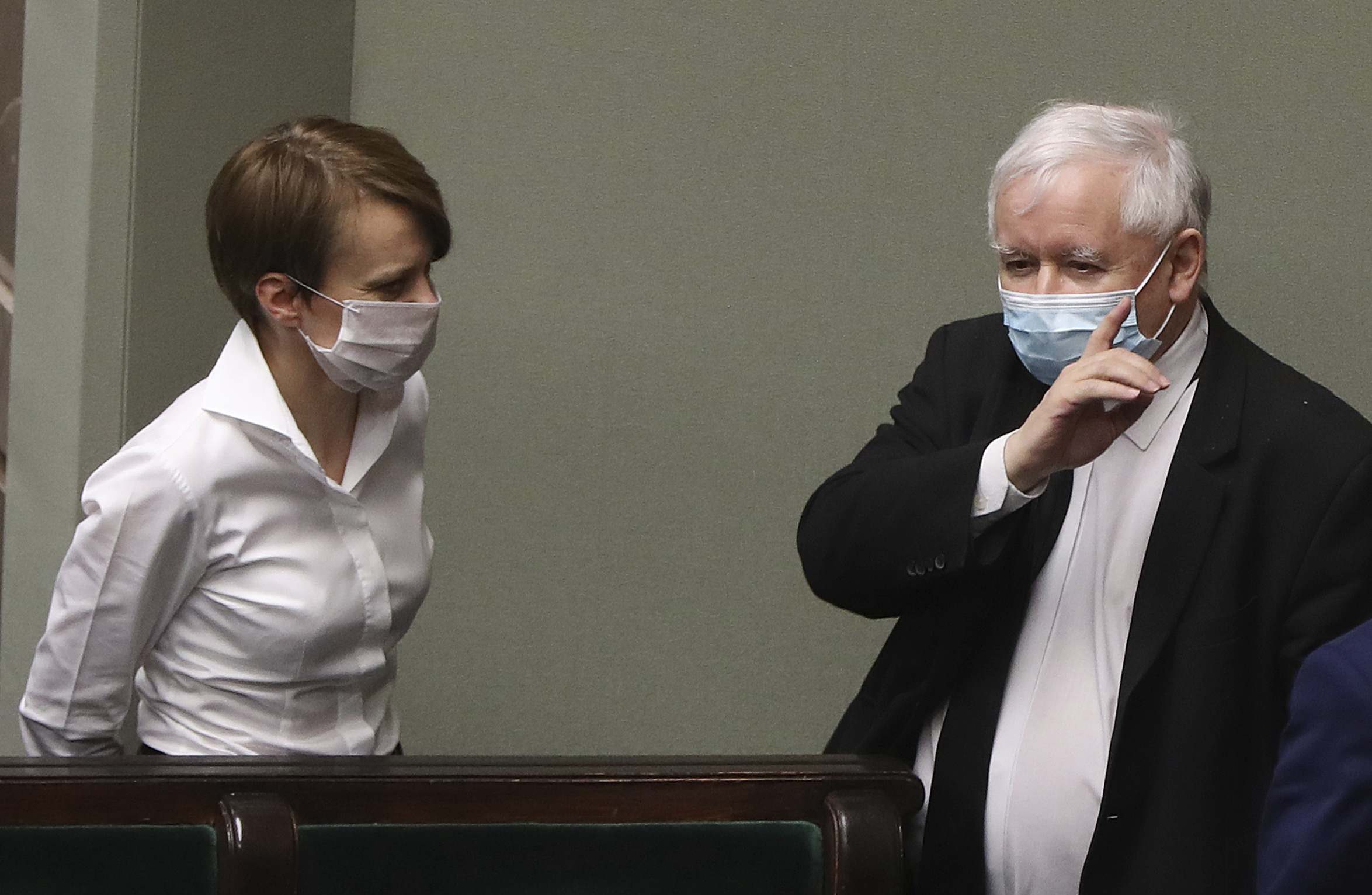 U Poljskoj odloženi izbori, Vlada predložila glasanje poštom 1