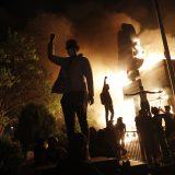 Guverner Minesote aktivirao Nacionalnu gardu zbog nasilnih protesta u Mineapolisu 10