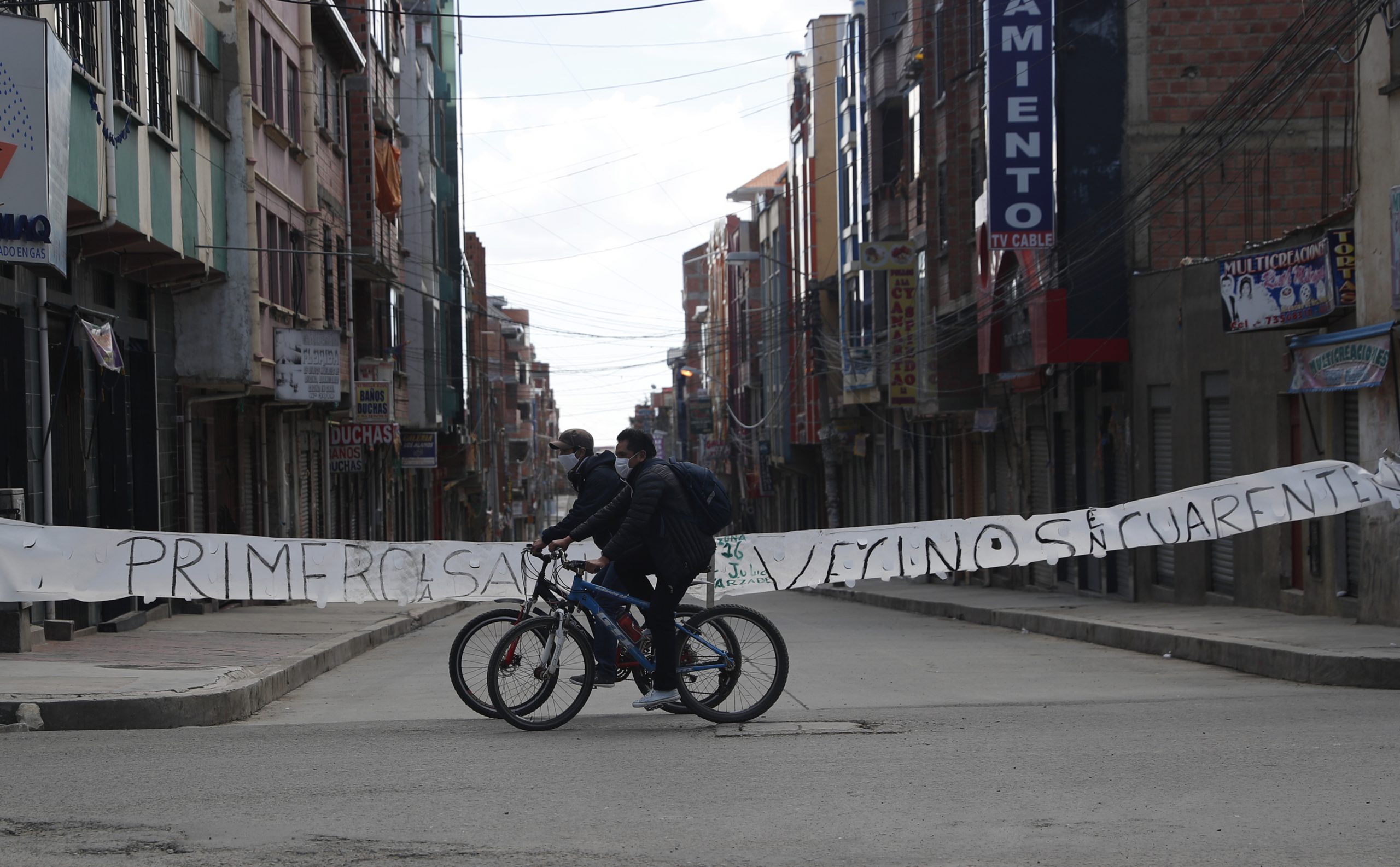 U Boliviji građani lupali u šerpe tražeći izbore 1