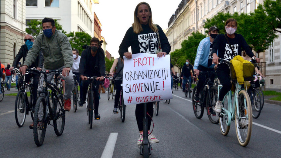 Demokratija i sloboda medija brane se biciklima 1