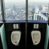 Pisoarima se loše piše zbog korona virusa, dolaze mešoviti WC-i 7