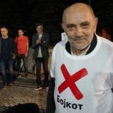 Rale Milenković nakon monodrame "Naši dani" obukao majicu sa natpisom "Bojkot" (VIDEO) 5