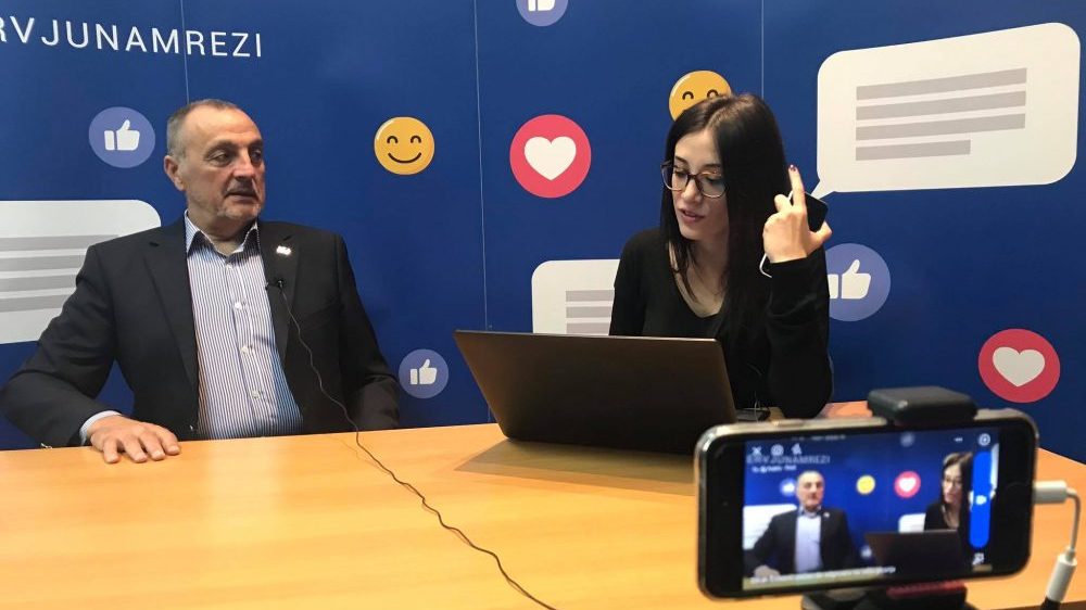 Zoran Živković odgovarao na Fejsbuku (VIDEO) 1