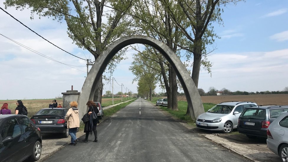 ulaz u naselje 13. maj