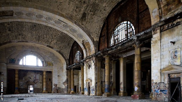 Priča o Detroit sitiju: Fudbalski velikan koji niče iz najveće američke ruševine 2 Detroit's Michigan Central Station