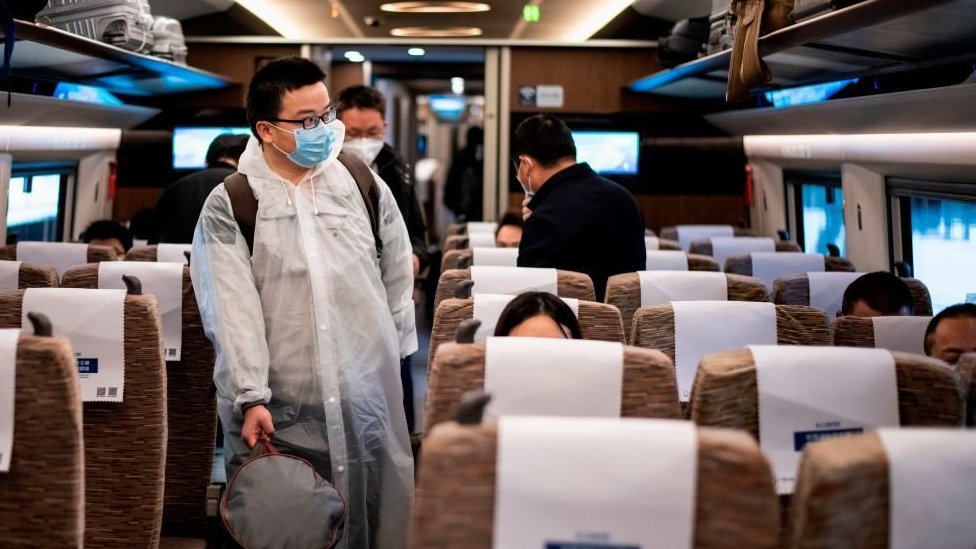 Korona virus i budućnost: Kako podići grad protiv pandemije 9 Interior of a Beijing-bound train leaving Wuhan on 15 April