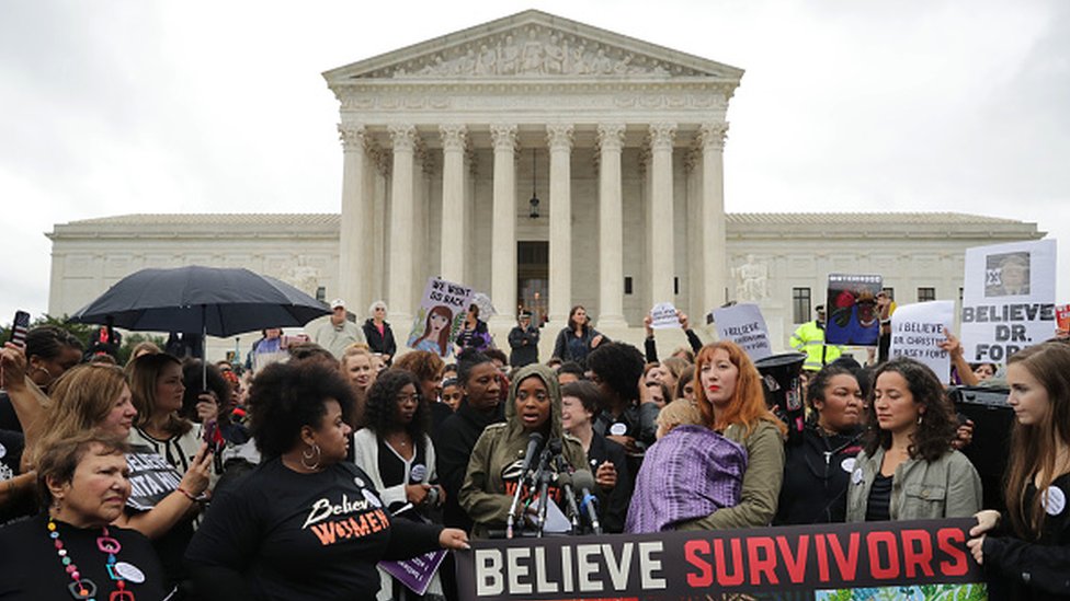 Žene protestuju ispred vrhovnog suda SAD