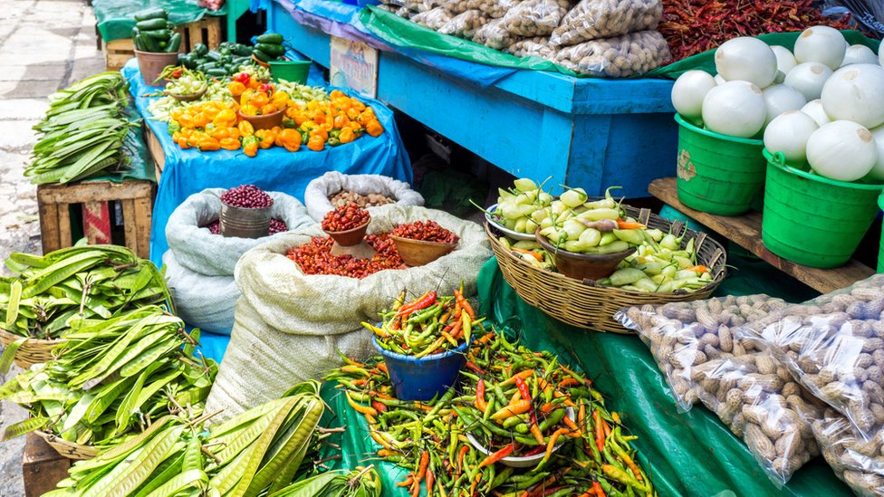 Vodič za put oko sveta iz vašeg doma preko doručka: Čokoladna kaša sa usoljenom ribom ili zemičke sa kardamonom? 4 Raznovrsno povrće na pijaci u Meksiku