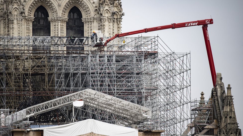 Radovi na Notr Dam katedrali u Parizu