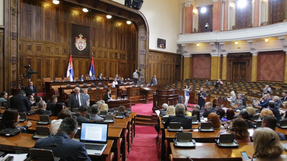 O replikama, amandmanima i restoranu: Šta poslanici zapravo rade u Skupštini Srbije 2 Politika