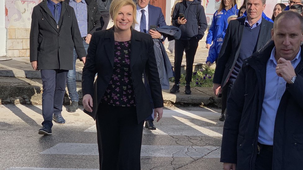 Kolinda Grabar-Kitarović, Miroslav Škoro i pravo na abortus: Kako je srednji prst uzburkao Hrvatsku 1 kolinda grabar- kitarević