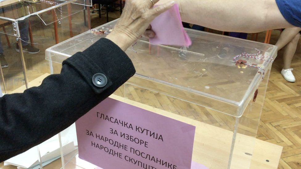 Izbori u Srbiji: Do 17 sati glasalo 37,2 odsto birača 4 Glasanje u Zemunu