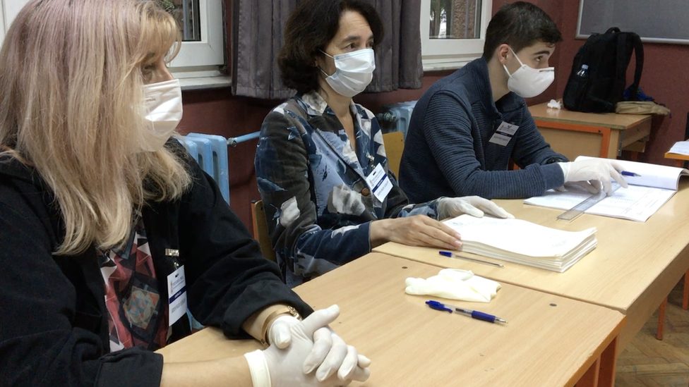 U fotografijama: Izbori u Srbiji 7 Republička izborna komisija dužna je da zvanične rezultate saopšti najkasnije do 25. juna u 20 časova