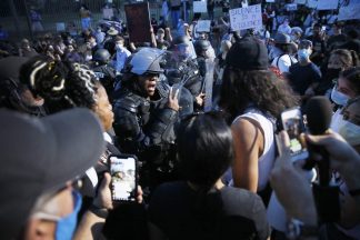 Protesti Amerika, Teksas Rastu tenzije u SAD, Tramp sklonjen u podzemni bunker (FOTO) 6