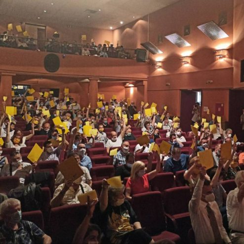 2 (2) Lutovac članovima GO u Beogradu: Želite li da budete DS ili ukras u Vučićevom parlamentu 2