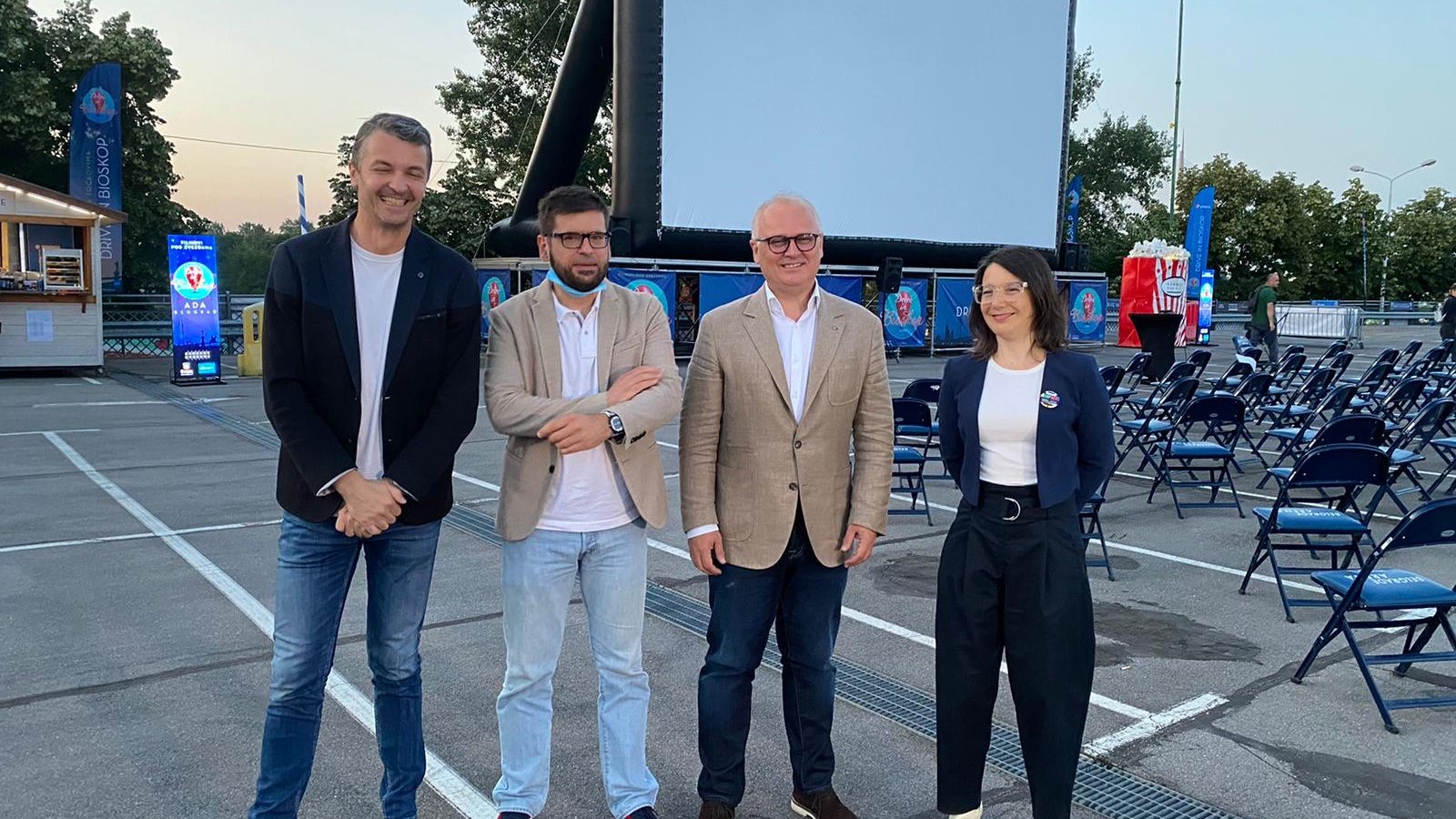 Vesić otvorio prvi „Drive in” bioskop u Beogradu 1