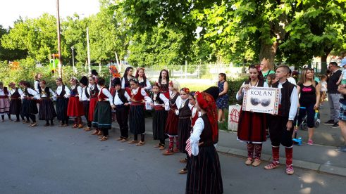 Kotežani „pevali od muke“ zajedno sa muzičarima u svom naselju (FOTO, VIDEO) 8
