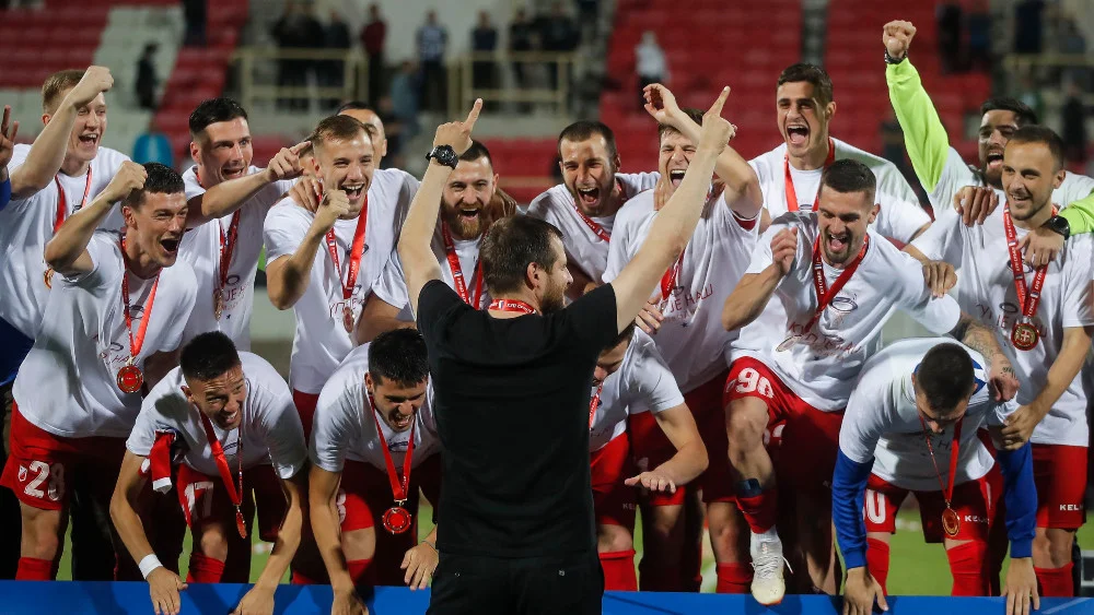 Lalatović na sedmom nebu, Milošević na okruglom stolu 1