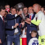 Titula u senci korone i pomoći "prijatelja" 10