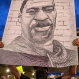 Druga obdukcija pokazala da je Flojd umro od gušenja usled pritiskanja vrata i leđa 3