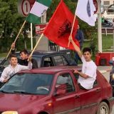 Na SDA skupovima i albanska zastava 11