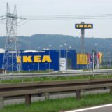 Evakuisana IKEA u Beogradu, zaposleni i kupci na parkingu (FOTO) 10
