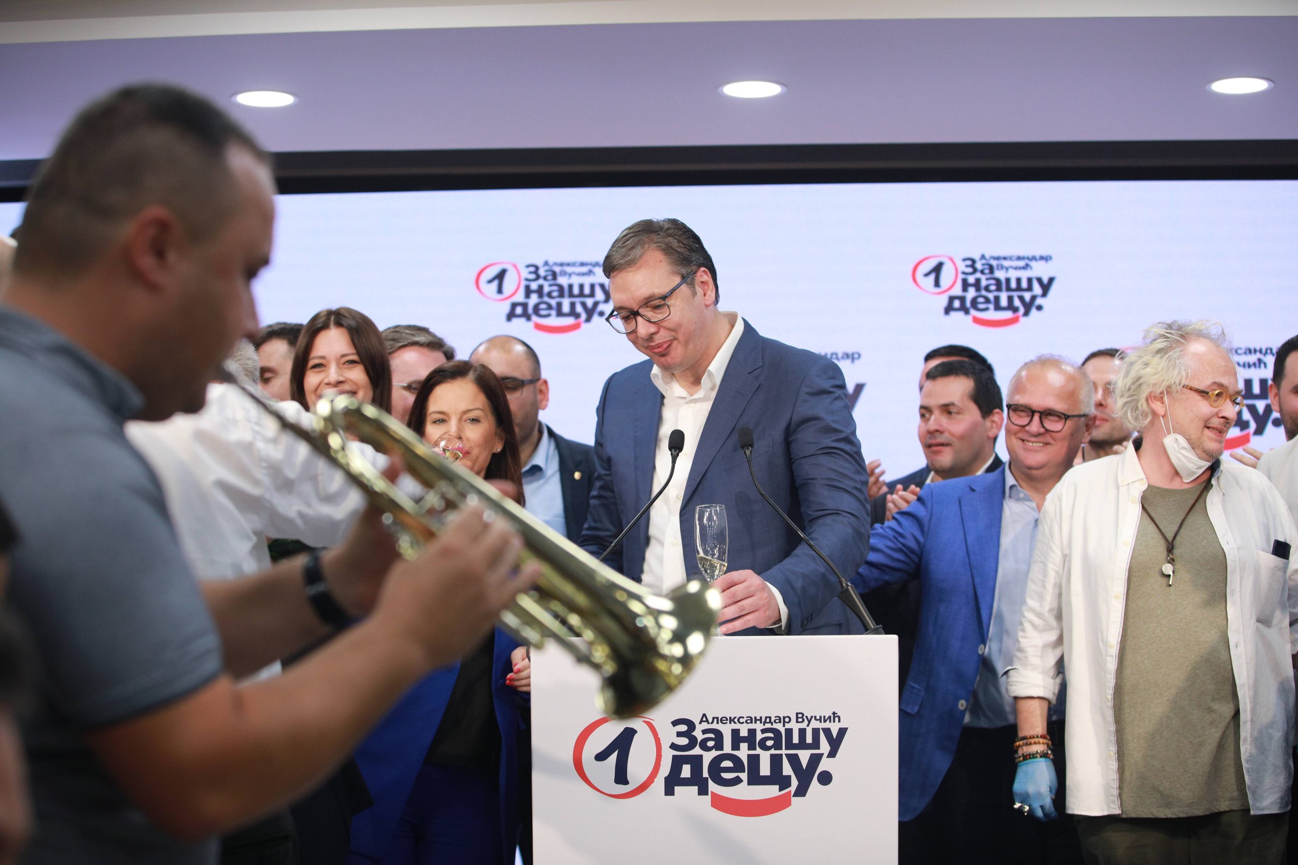 Srpska napredna stranka, 14 godina nakon osnivanja, ostala bez osnivača: Na ledu i Zorana Mihajlović i Nebojša Stefanović 1