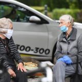 U ustanovama socijalne zaštite i domovima u Srbiji zaraženo 249 korisnika i 239 zaposlenih 4