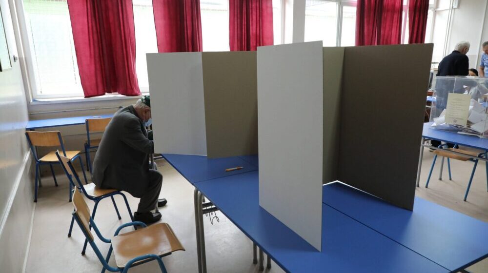 Ponavljanje glasanja na pet birališta u Šapcu 1