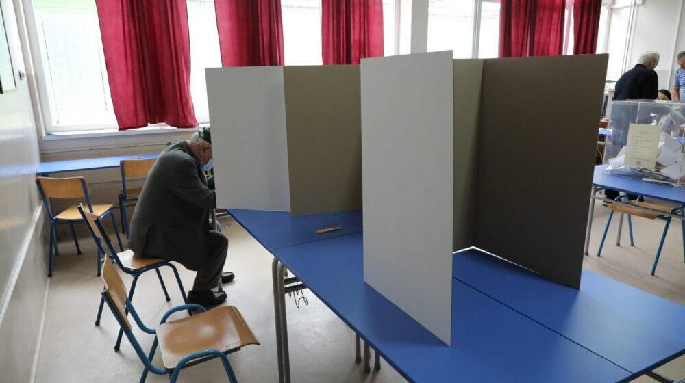 Mediji: Na lokalne izbore u Mionici do 16 časova izašlo 48,88 odsto upisanih birača 1