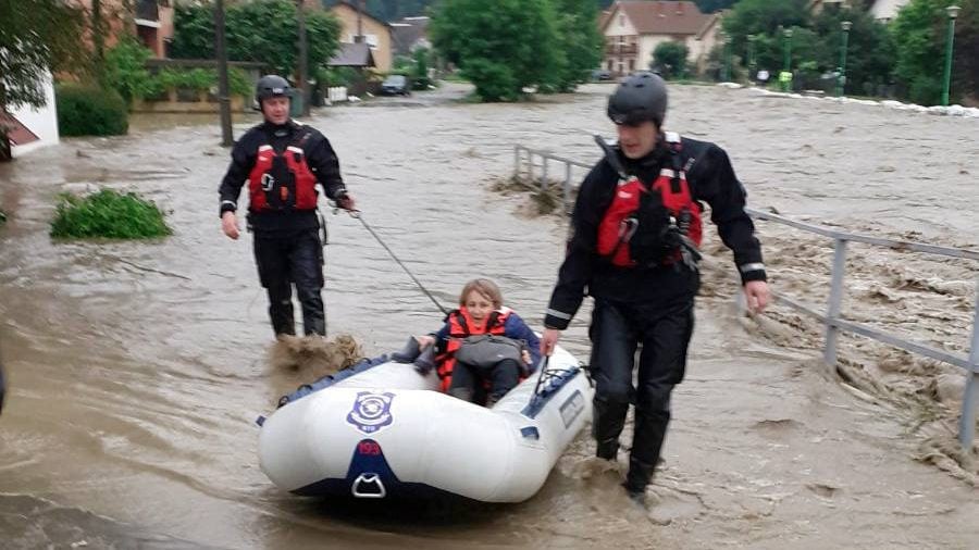 Zbog poplava vanredno stanje u Ivanjici, u 14 opština vanredna situacija (FOTO, VIDEO) 1