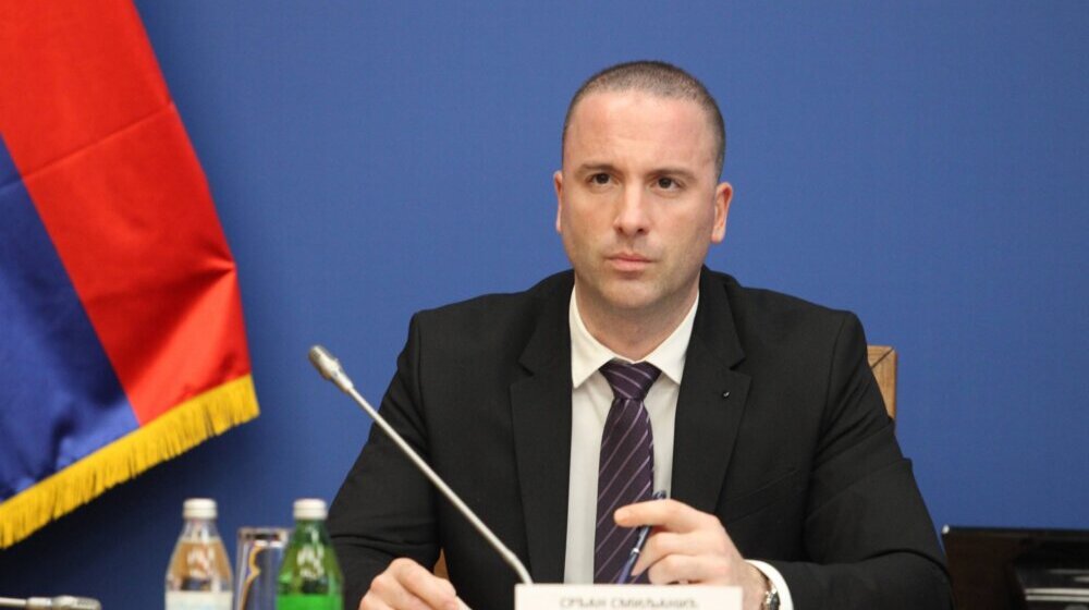 Ko je Srđan Smiljanić, generalni sekretar Skupštine Srbije protiv kog je opozicija podnela krivičnu prijavu? 1
