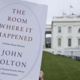 Američki sud: Bivši Trampov savetnik može da objavi memoare 3