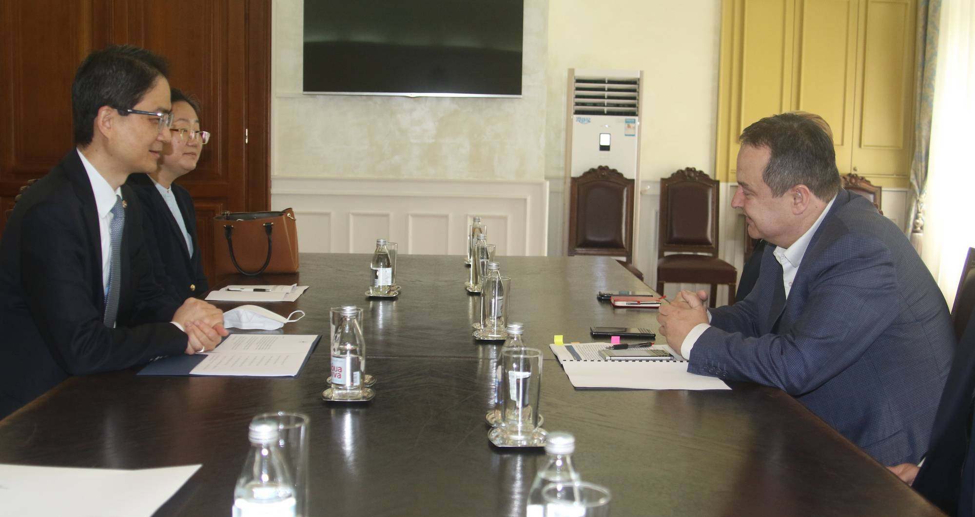 Srbiji od Koreje 300.000 dolara 1