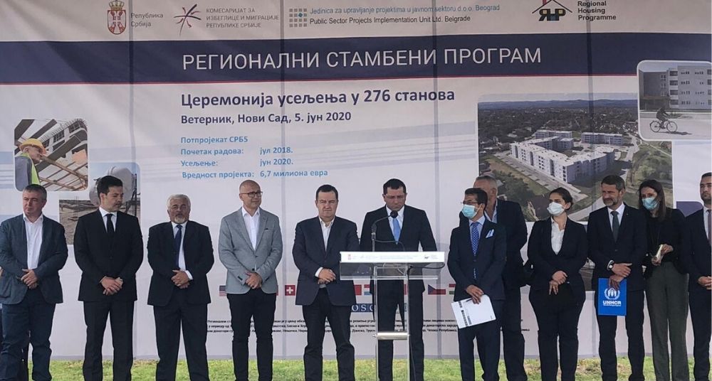 Dačić prisustvovao dodeli 276 stanova izbeglicama iz Hrvatske i BiH 1