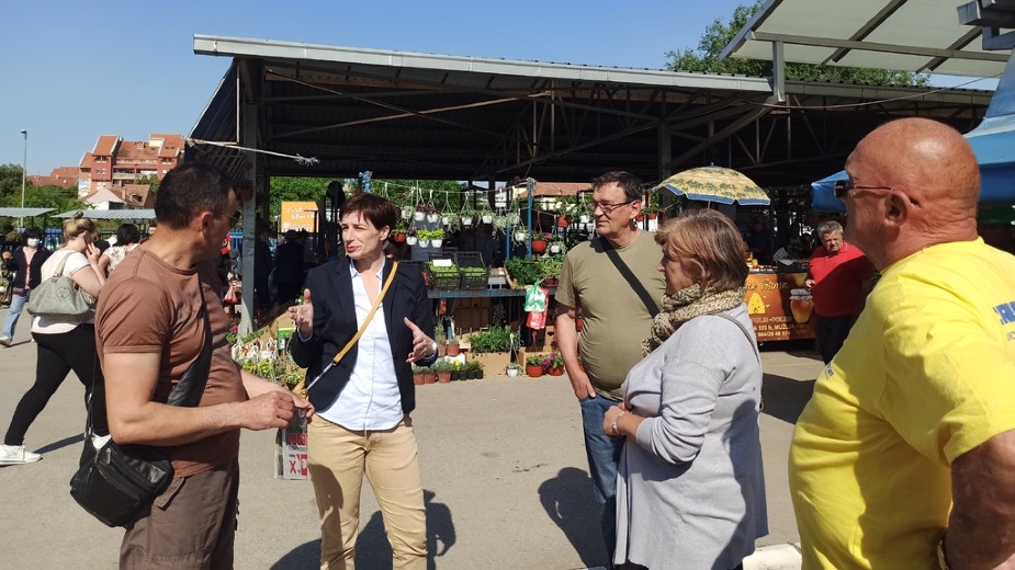 Kampanja bojkota DS: Dragana Rakić razgovarala sa Zrenjanincima 1