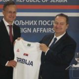 Mađarski ministar: Ne želimo da se mešamo u izbore, ali navijamo za vladajuću koaliciju 10