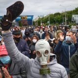 Sukobi beloruske policije i demonstranata posle zatvaranja birališta (VIDEO) 6