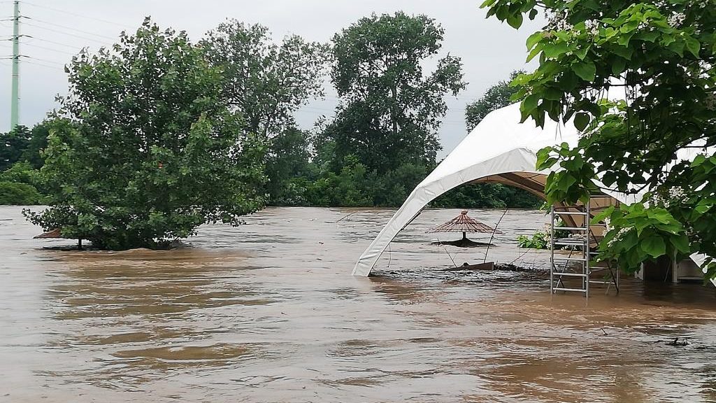 Vojska Srbije popravlja puteve i vodovode u poplavljenim područjima Srbije 1