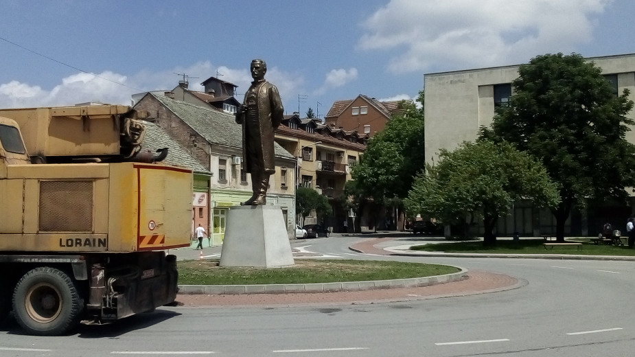 Postavljen spomenik Jevremu Obrenoviću u Šapcu 1