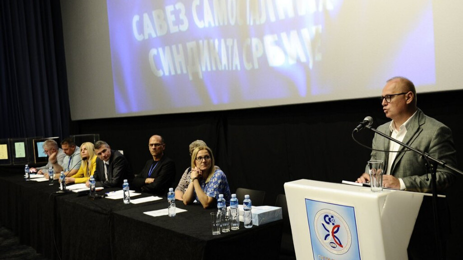 Vesić: Rast zarada zaposlenih dokaz dobre saradnje Grada sa sindikatima 1