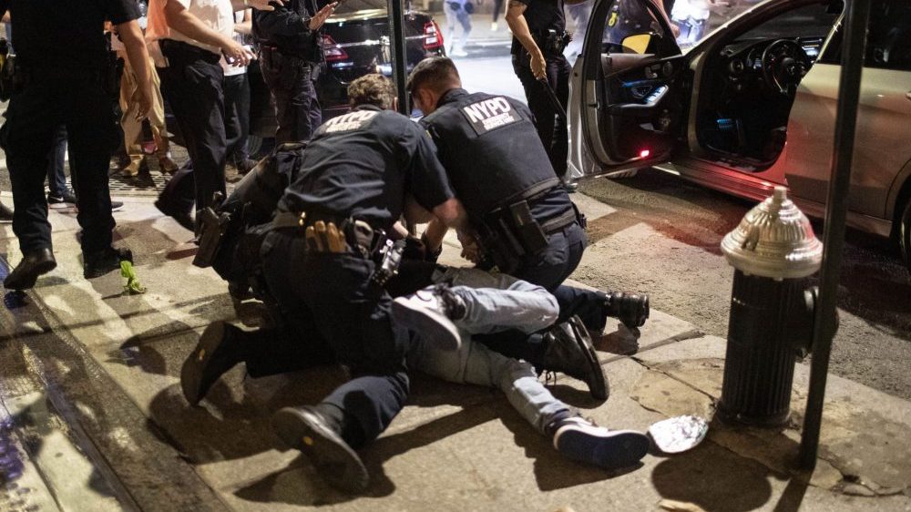 Rastu tenzije u SAD, Tramp sklonjen u podzemni bunker (FOTO) 5 Rastu tenzije u SAD, Tramp sklonjen u podzemni bunker (FOTO) 5