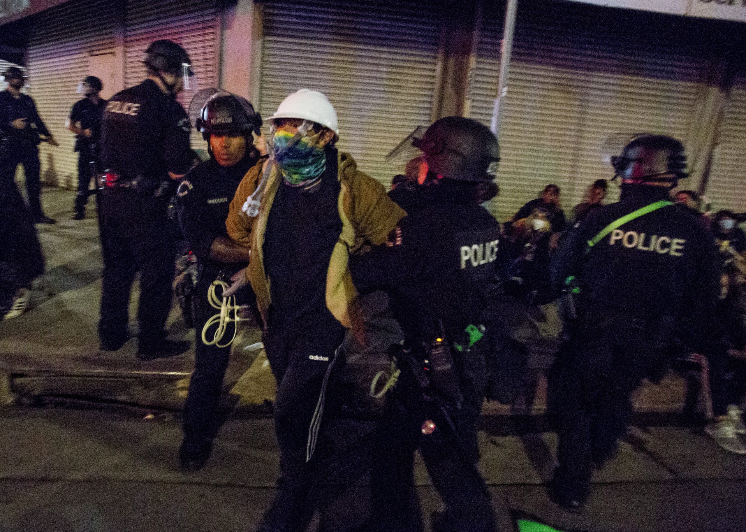 Na protestima u SAD uhapšeno najmanje 5.600 demonstranata 1