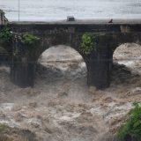 Najmanje 17 osoba poginulo u tropskoj oluji u El Salvadoru i Gvatemali 5