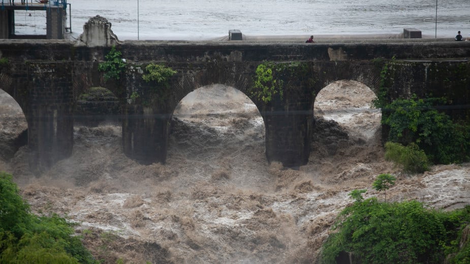 Najmanje 17 osoba poginulo u tropskoj oluji u El Salvadoru i Gvatemali 1