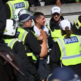 U Velikoj Britaniji 100 osoba privedeno posle protesta 7